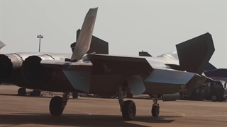 پرواز با J-20