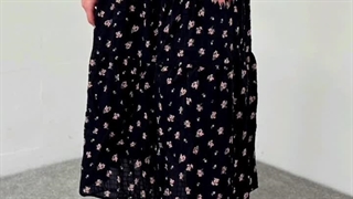 دامن مشکی گل قرمز - آستین کوتاه