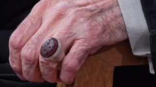 ماجرای انگشتری که رهبری در دیدار خیر با مقامات قوه قضائیه در دست داشتند چه بود؟