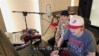 ویدئو پشت صحنه ضبط آهنگ‌ Sing Along کیونگسو با زیرنویس فارسی