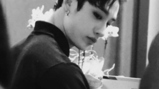 کمکککک چرا فلیکس دراما اشتراکی شدهههه سحسلحق گریهههه