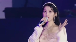 اجرای آیو/Hold my hand by iu