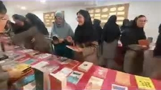 نمایشگاه کتاب و هفته کتاب و کتابخوانی _ دبیرستان روشنگران منطقه ۳