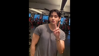 عکس های وایرال شده از تهیونگ توی باشگاه 