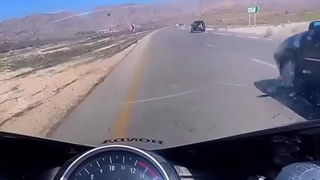 سرعت ۲۵۰ کیلومتر بر ساعت با موتور هوندا ۲۵۰ سی.سی سوپرهورنت تیونینگ در جاده فیروز آباد-شیراز