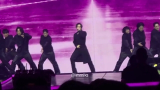 اجرای آهنگ Hallucination از لینو (اسکیز)