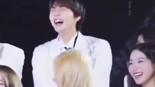 چرا داری لبخند میزنی؟اون فقط یک ویدیوعه!/و حالا ویدئو بامزه از لیدریمون♡♡♡