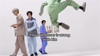 ترجمه متن ویدیو:عاشق هروقت هستم که یه چیزیش هست^^/لیدری کیوتمون♡