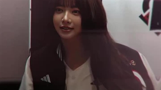 اونچه لسرافیم