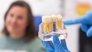 عوارض ایمپلنت دندان