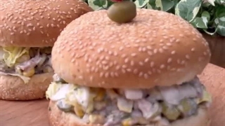 طرز تهیه ساندویچ تن ماهی خوشمزه و سریع | شام یا عصرونه سالم و فوری