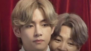 اقا این چه کاریه خدایی ، فک کن سرکلاس نشستی ی هو ی چیزی از بقل میره توت *_*