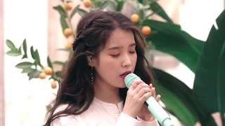 اجرای آکوستیک آهنگ 'eight' جیونی+ ساب آنلاین