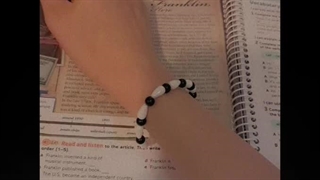 سلام دوستان ما اینجا دستبند و زیور آلات خوشگل میفروشیم/ آدرس کانال در کپشن