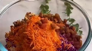 ازین سالاد که خوشم نمیاد