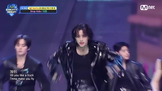 اجرای لایو آهنگ Chk Chk Boom از پسرای استری کیدز در استیج Mnet