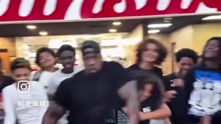 نمیدونم خوبه اول مهر این صحنه رو ببینم یانه؟؟خدایاااا زلزله سونامییی‌توروخداااویروس زامبیی