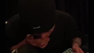 Die with a smile باصدای jk کنارت ایستاده