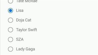 لیسا نامزد دریافت جایزه «صد آهنگ برتر»، برنامه‌ای از iHeartRadio، در بخش «هنرمند زن سال» شده است.~کپشن