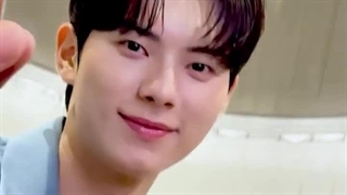 لی چه مین:) اعلیحضرت سریالمون✨️