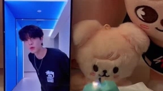 به نظرتون سونگمین لایو میزاره؟؟؟