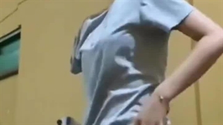 آموزش تعویض تیشرت در مکان‌های عمومی برای زنان | روش ساده و مطمئن