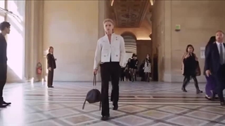 لویی وی یه جت شخصی برای فلیکسِ آماده کرده تا بتونه به عنوان سفیر برند توی فشن‌شوی بهار/تابستان 2026 لویی ویتون شرکت کنه