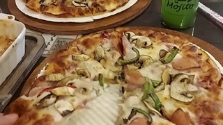 رستوران بندر با پیتزا و لازانیا