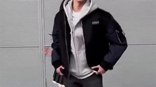 لین یی و استریو با اهنگی که دوست دارم