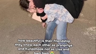 دوستی قشنگ لیسا و بم بم:))))