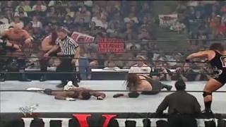 تهاجم دبلیودبلیوای‌اف ۲۰۰۱ - تیم دبلیودبلیوای‌اف در مقابل تیم دبلیودبلیوای-ای‌سی‌دبلیو (نزاع افتتاحیه