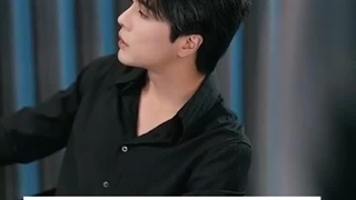 مینی عشق اشتباهی (خب اگر لایکا بالای 25 تا بشه می‌زارم ))