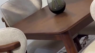 میز ناهار خوری کوچک و شیک