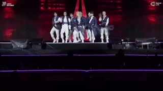 اجرای آهنگ S-CLASS از STRAY KIDS روز آخر تور کنسرت DominATE♡♡