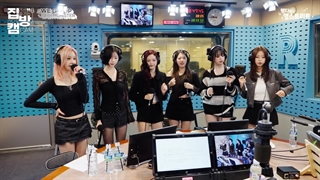 اجرای رادیویی آهنگ WE GO UP | ازBABYMONSTER در 웬디의 영스트리트 (منتشر شد)  با کیفیت بالا