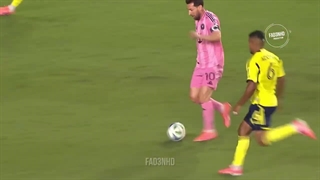 یادم رفت آخرین عملکرد مسی رو بزارم