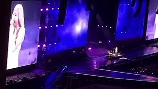 اجرای کامل بانو رزی با toxic till the end در روز دوم کنسرتِ جاکارتا