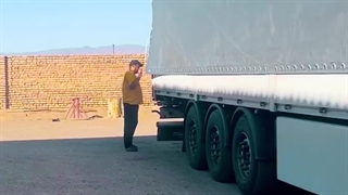 تحویل بار پالت پنل های خورشیدی اسدا | دنیا سولار، مجری نیروگاه های خورشیدی در شرق کشور