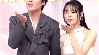 زوج گوگولی♡کنفراس خبری امروز برگزار شده حضور بازیگران سریال بوسه انفجاری (پخش 21 آبان)