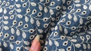 پارچه جین خامه دوزی گلریز