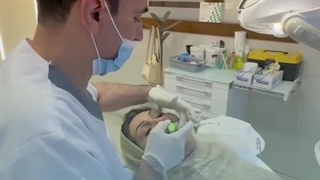 قالب گیری دستی دندان در کلینیک نوتاش