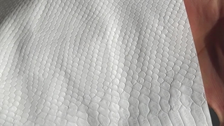 پارچه چرم کروکودیلی سفید