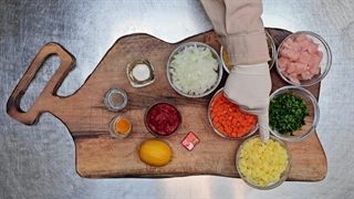 آموزش سوپ مرغ با رشته فرنگی