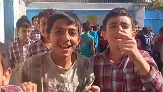 عشق و علاقه دانش آموزان نسبت به رزیتا دغلاوی نژاد معروف به خاله فرشته مهربون