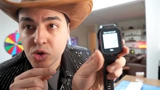 از وبسایت تمو ارزون ترین آیتم های دروغی رو سفارش دادم! تفنگ آبپاش لیزری ( آریا کئوکسر )