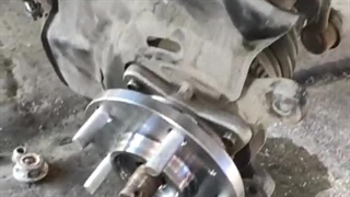 خودروی جک جی ۵ با ایراد صدای زوزه در زمان حرکت خراب بودن توپی چرخ جلو