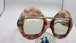 عینک آفتابی آنتیک با طراحی هنری09122724060