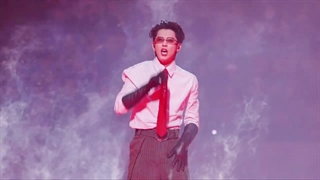 اجرای آهنگ Elegant از دیلان وانگ در کنسرت جدیدش••(: