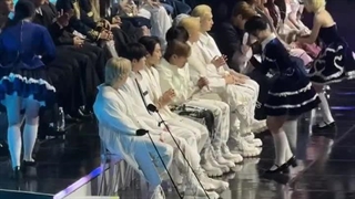 ریکشن کیوت چانگبین وقتی یکی از استفا بهش مارشملو داد^^