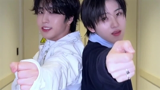 چالش دنس آهنگ My First Love Song با کیهون از کیک فلیپ و هان از استری کیدز